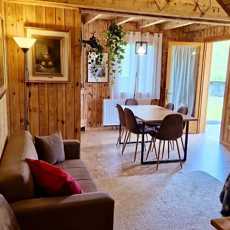 Chalet Nando أسياجو