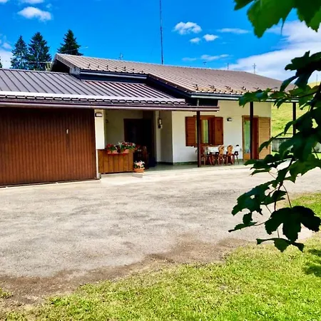 Chalet Nando أسياجو