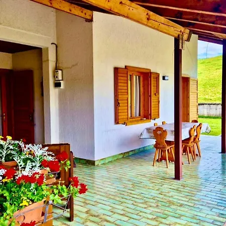 Chalet Nando أسياجو